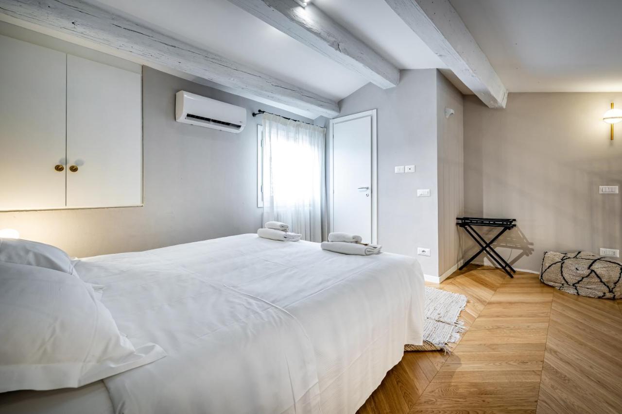 Hs4U Ricasoli Luxury Apartment Near Duomo N. 3 Флоренция Екстериор снимка