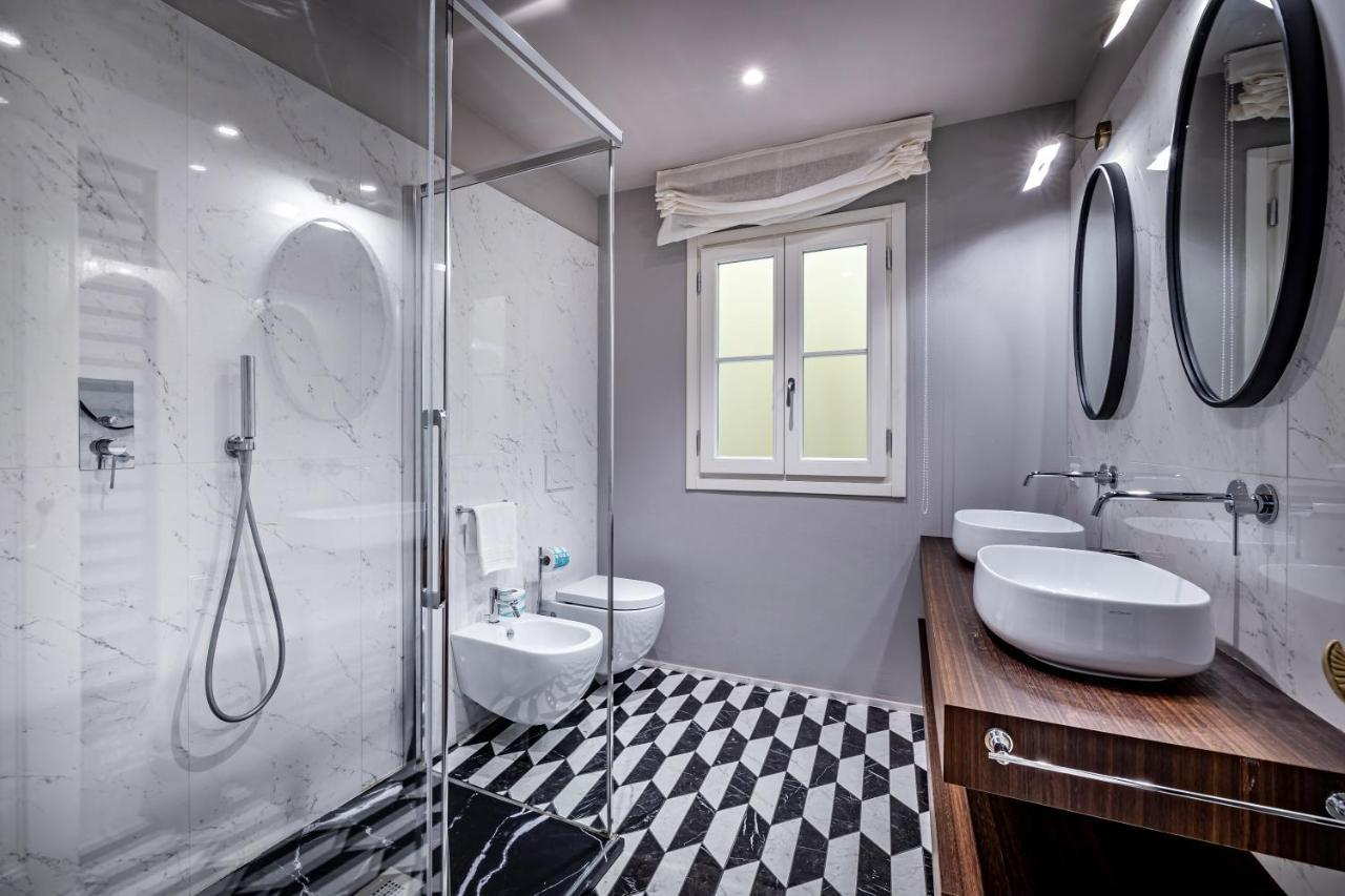 Hs4U Ricasoli Luxury Apartment Near Duomo N. 3 Флоренция Екстериор снимка