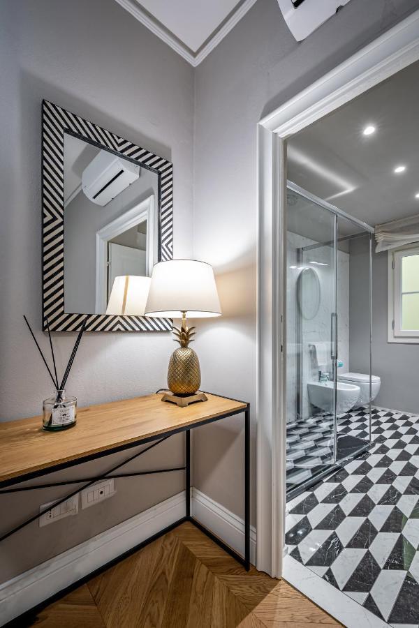 Hs4U Ricasoli Luxury Apartment Near Duomo N. 3 Флоренция Екстериор снимка